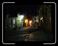 Bretagne2-032_33_d1 * Fougres: Altstadt bei Nacht * 800 x 600 * (91KB)