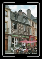 Bretagne9-034_35_a * Rennes, Place St-Anne * 533 x 800 * (122KB)